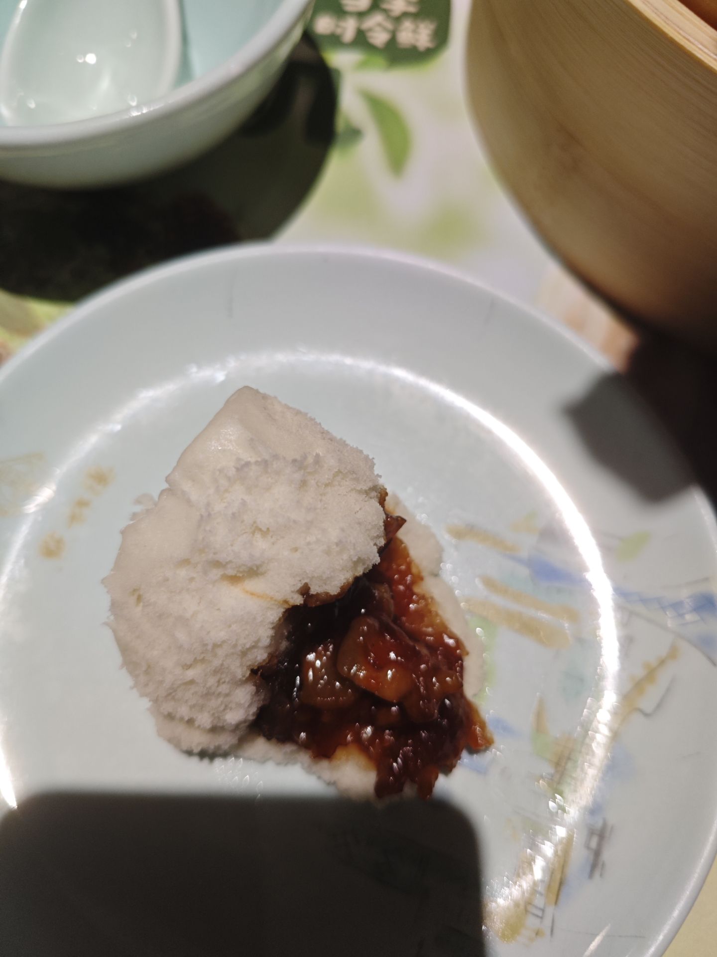撕开后的叉烧包